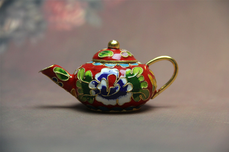 Imperial Peking Cloisonné Teapot – 24K Gold-Body Miniature Masterpiece
