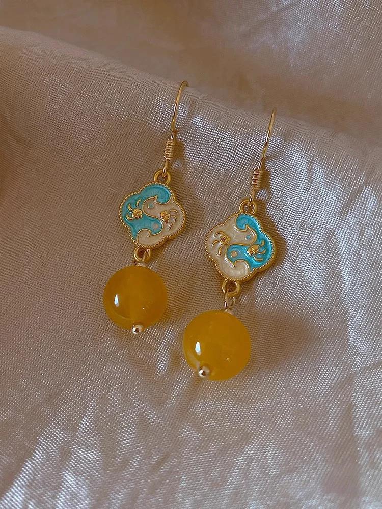 Neo-Chinese Cold Enamel Drip Glaze Earrings – Vintage Beeswax & Gold Elegance